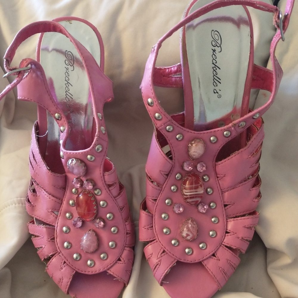 BRECKELLE'S Pink peep toe wedge platforms